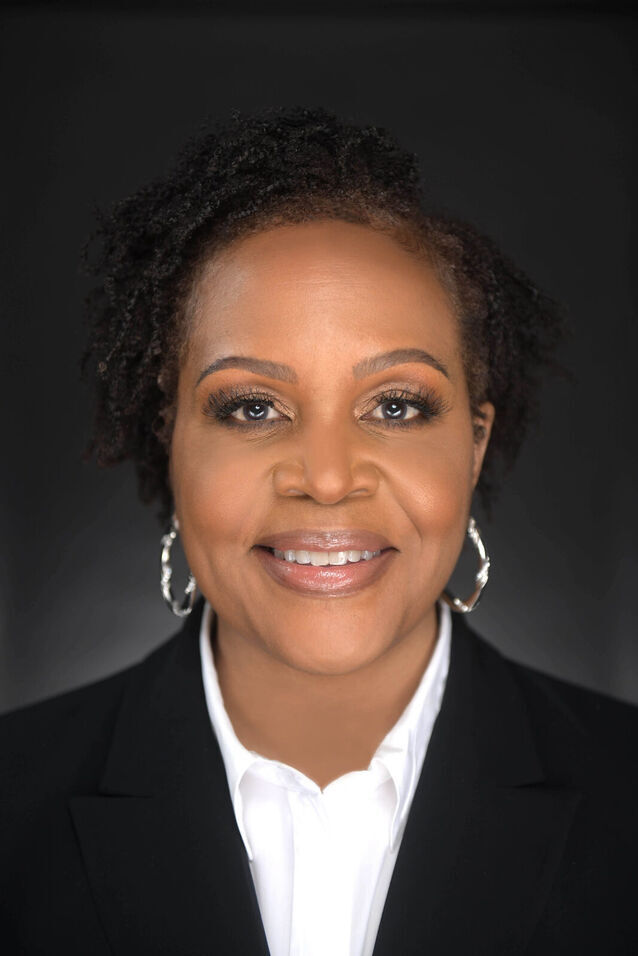Donnamurray brownofficialheadshotblackjacket2021